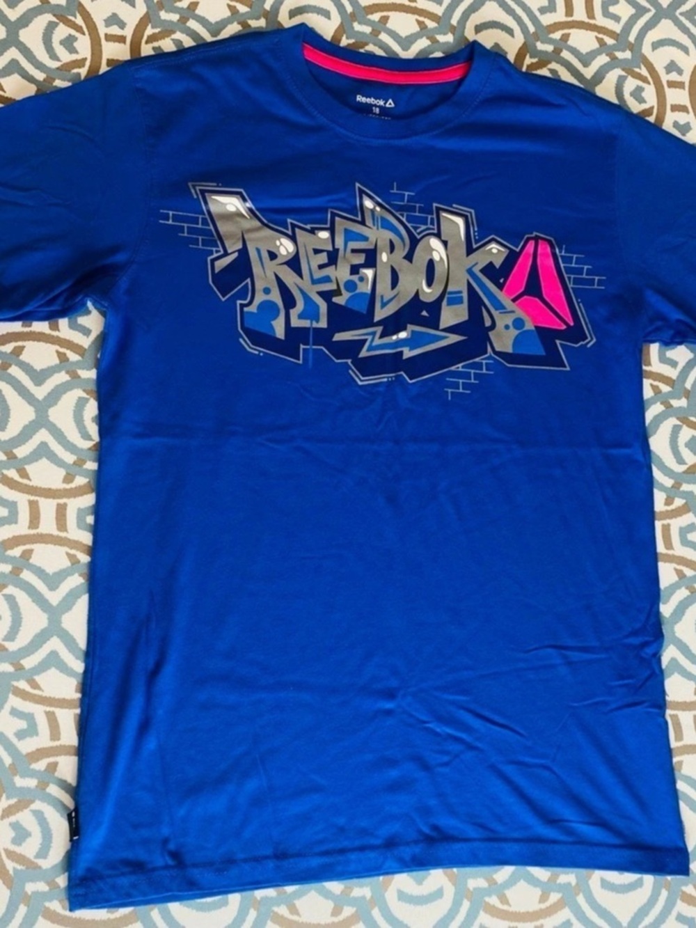 90s inspired, graffiti T-shirt Reebok Graphic Tee in Blue Size XXL